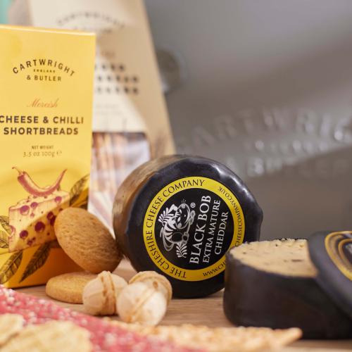 The Ultimate Cheeseboard Hamper (with red wine) 2023 