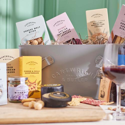 The Ultimate Cheeseboard Hamper (with red wine) 2023 