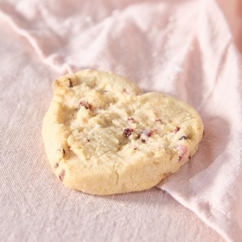 Raspberry & White Chocolate Biscuits in Heart Shaped Tin