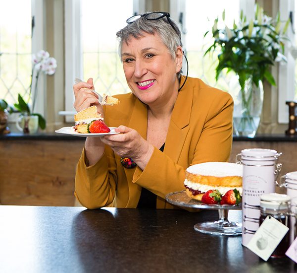 Classic Victoria Sponge With Karen Wright IMAGE