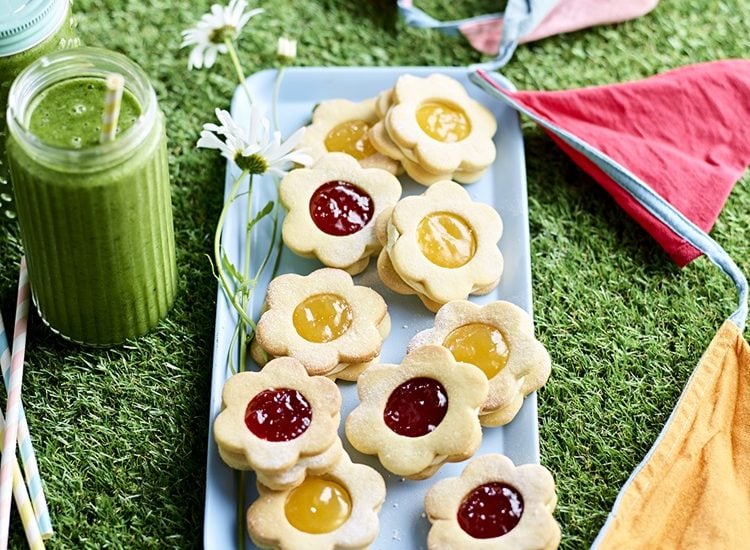Lemon Curd & Strawberry Preserve Daisy Biscuits IMAGE