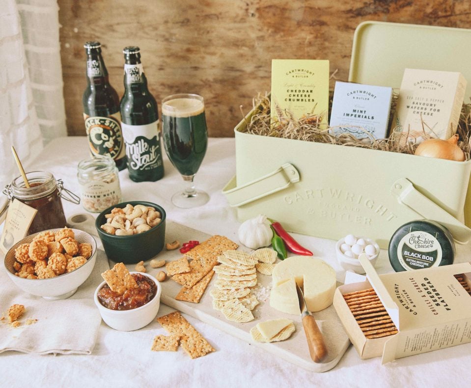 3124_C B_The Cheese and Beer Hamper_LH_01 (3)