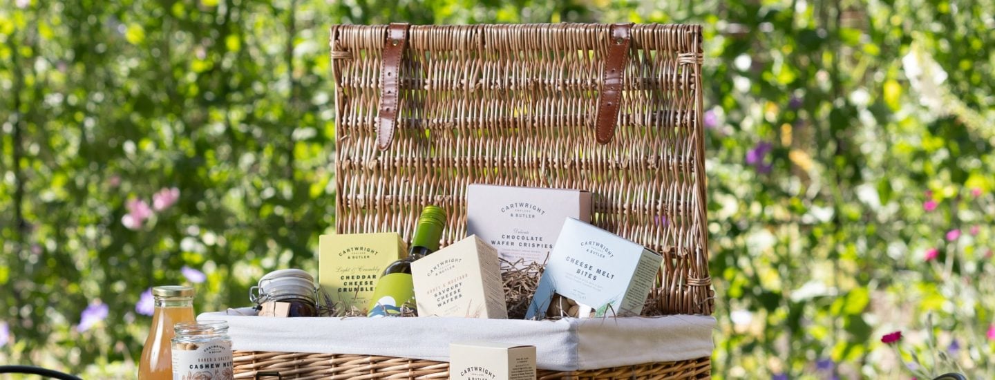 3130_C&B_24Q2_Picnic Hamper_LH_14