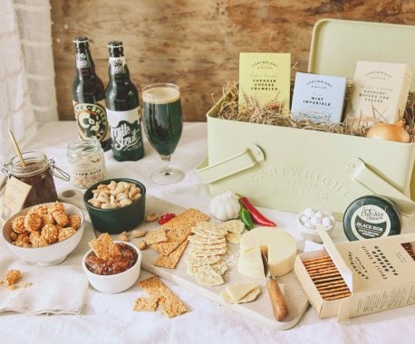 3124_C B_The Cheese and Beer Hamper_LH_01 (4)