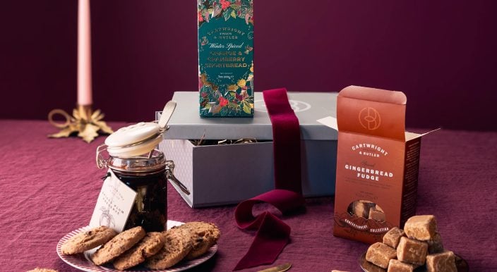 3190_C&B_Festive Treats Set_LH_01