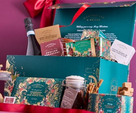 3211_C&B_25Q3_Christmas Sparkles Gift Box_LH-X_003